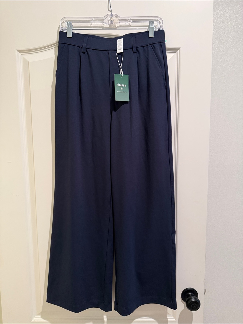 NWT Halara size medium navy wide leg pants
